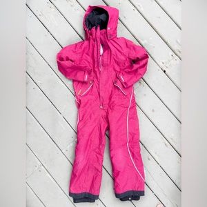 Full snowsuit perfect for the Canadian winter!